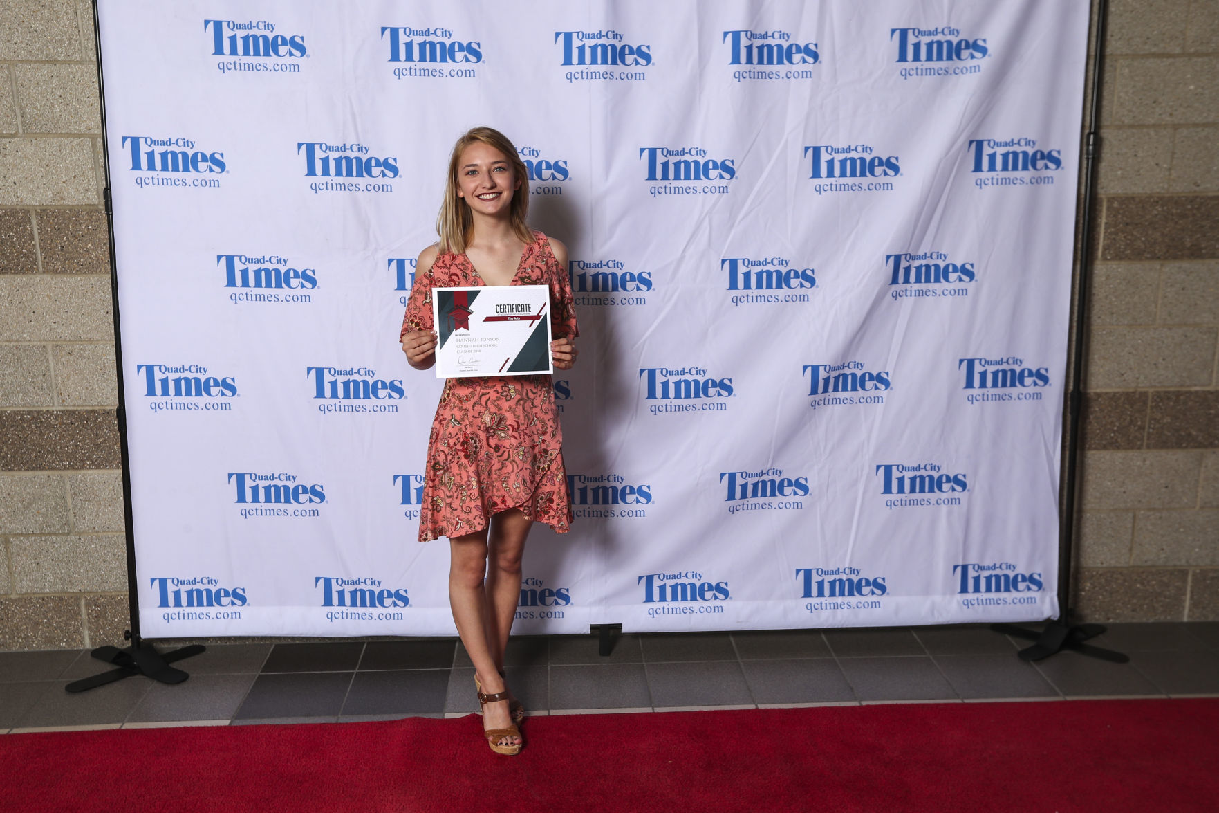 051518-salute-to-academics-red-carpet-018